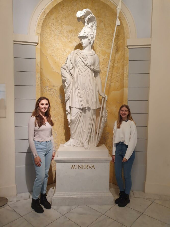 Minerva-Statue