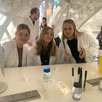 DNA_Labor_Schülerinnen4 DNA_Labor_Schülerinnen4