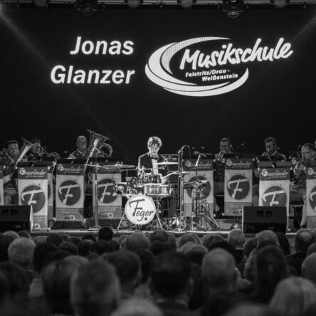 Jonas Glanzer Jonas Glanzer